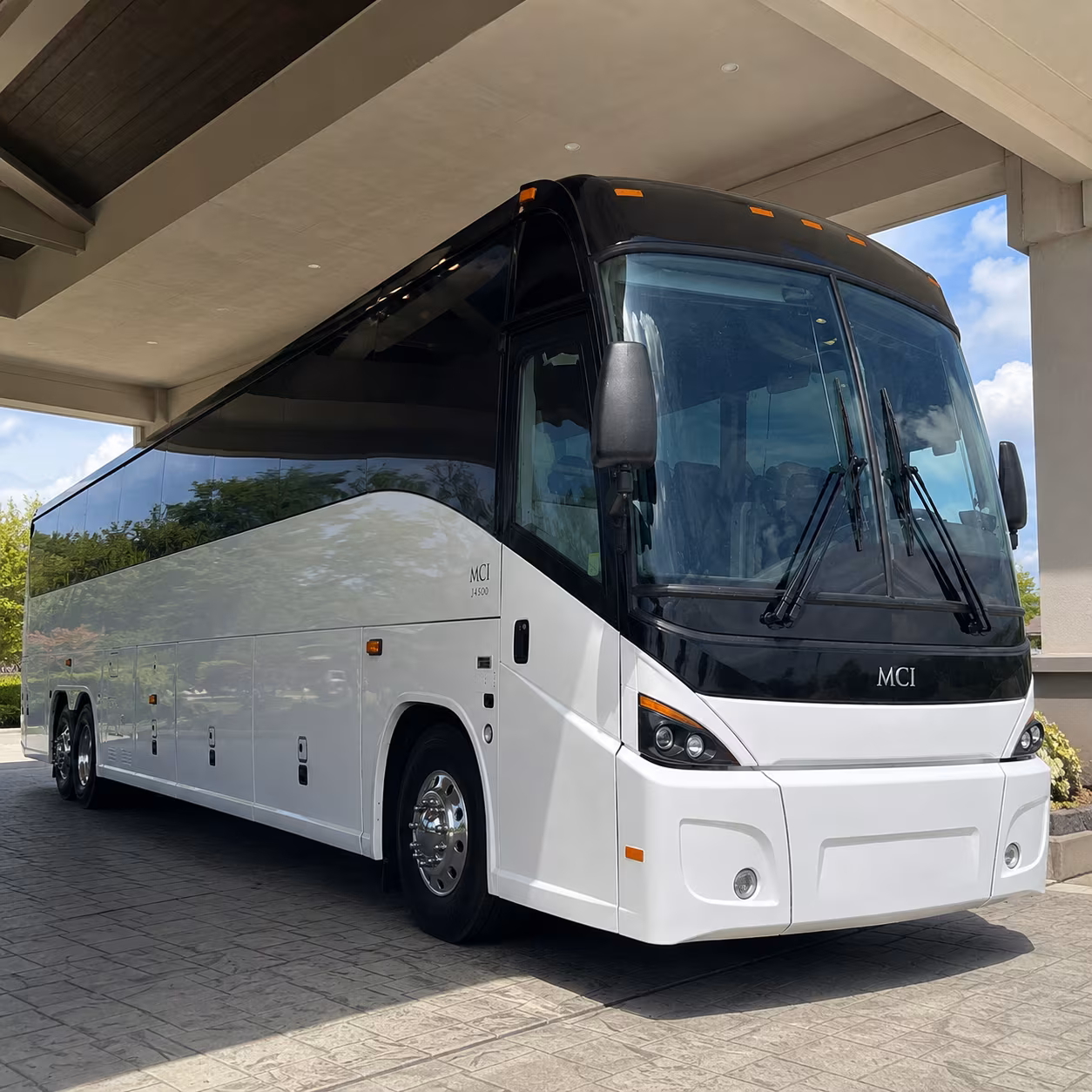 shuttle buses at tallahassee international airport tlh for groups of every size